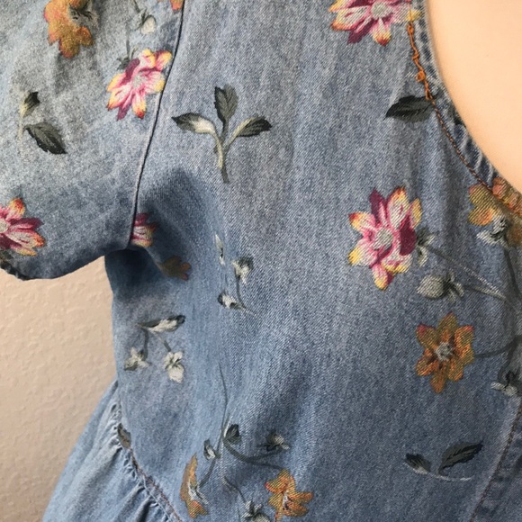 Beautiful Studio Ease Vintage floral button down denim dress - Picture 2 of 14